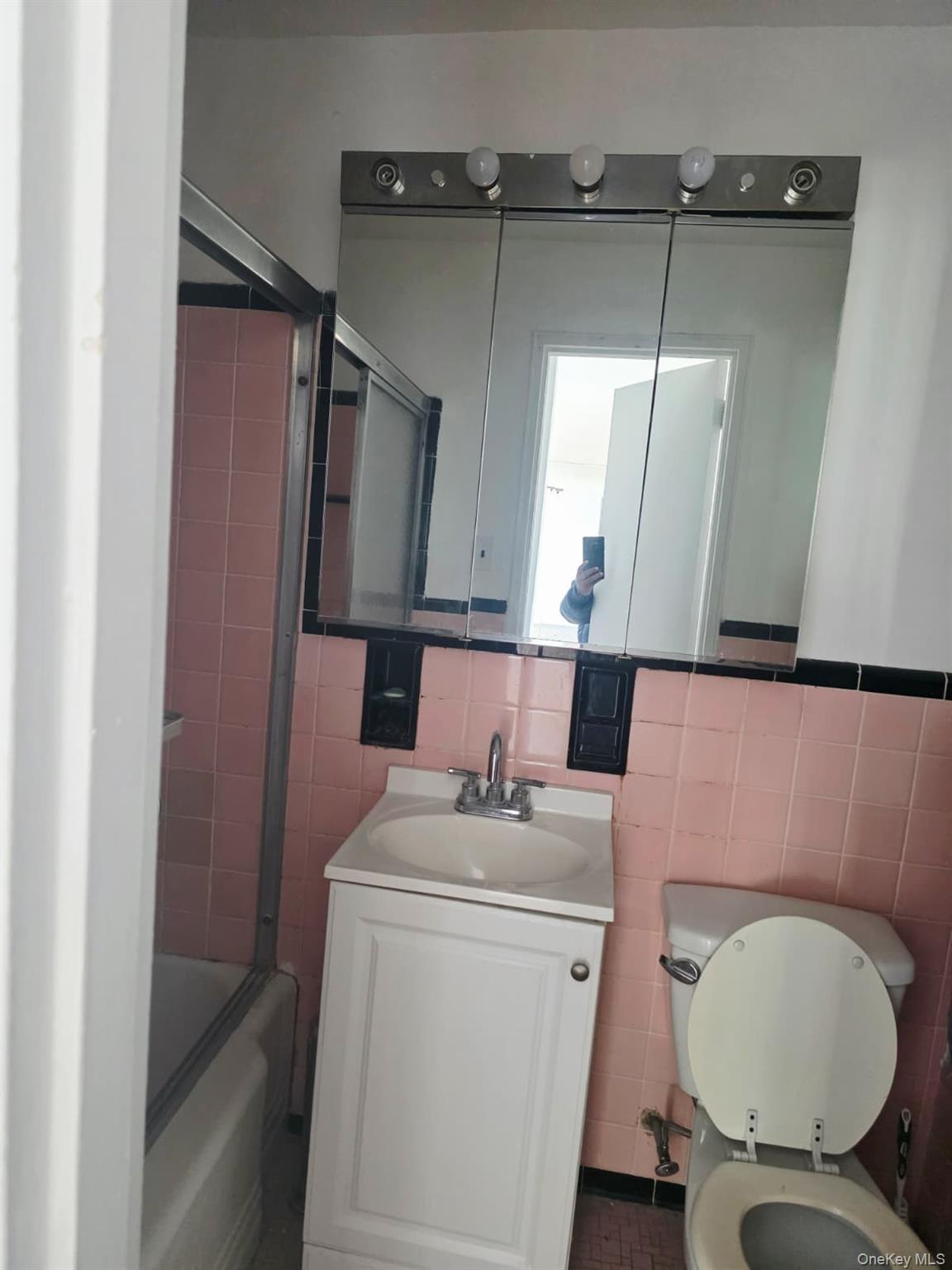 16420 Highland Avenue 2-V Jamaica Hills Jamaica Hills, NY 11432