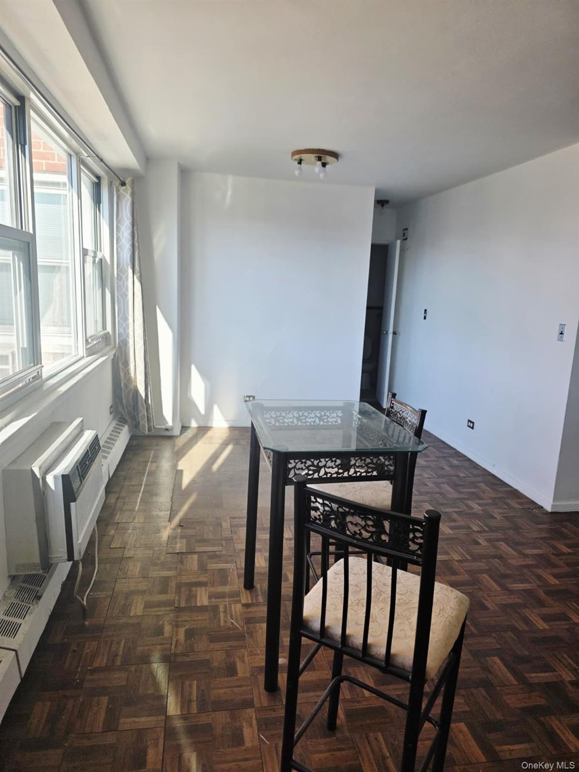 16420 Highland Avenue 2-V Jamaica Hills Jamaica Hills, NY 11432