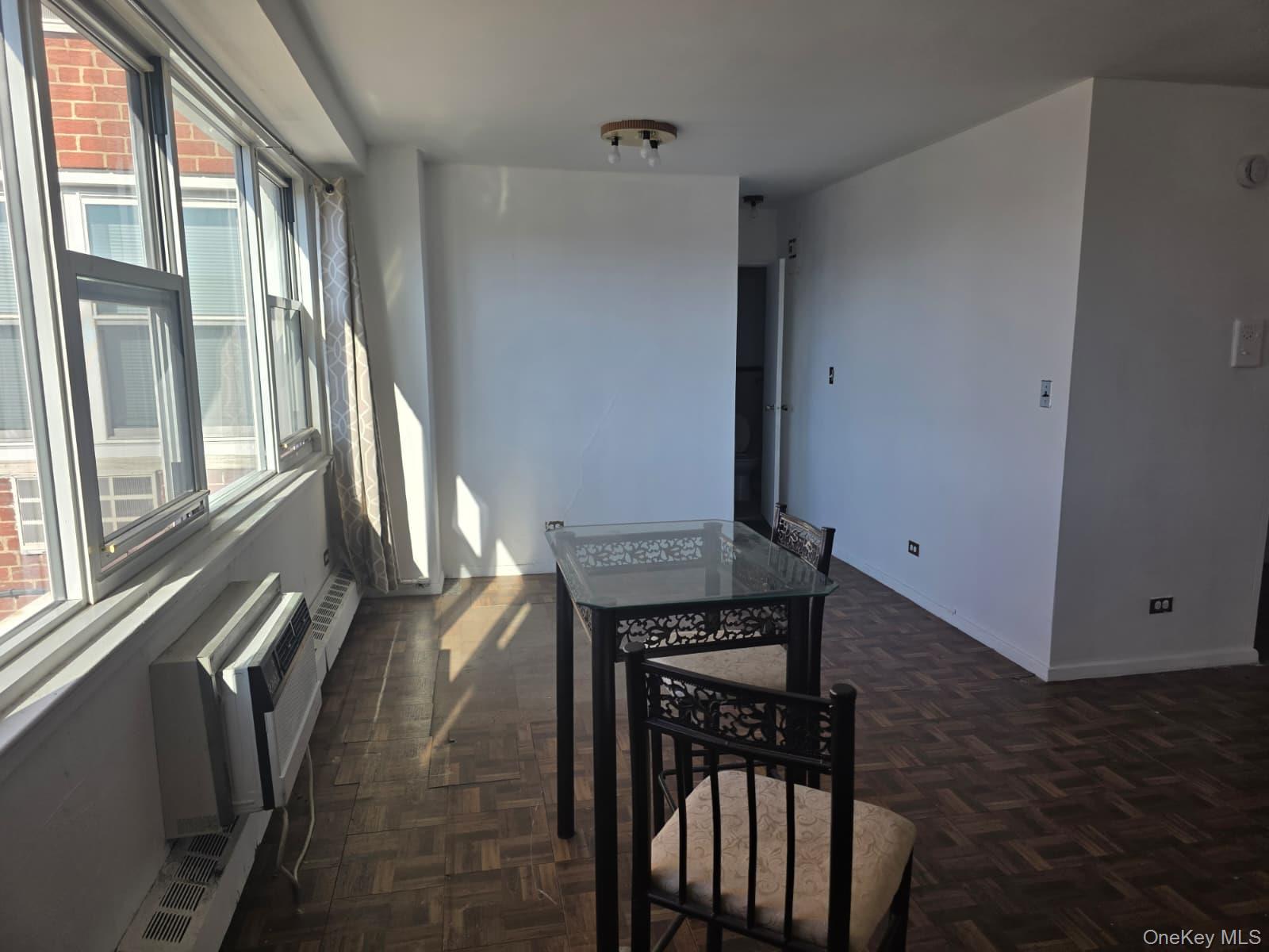 16420 Highland Avenue 2-V Jamaica Hills Jamaica Hills, NY 11432