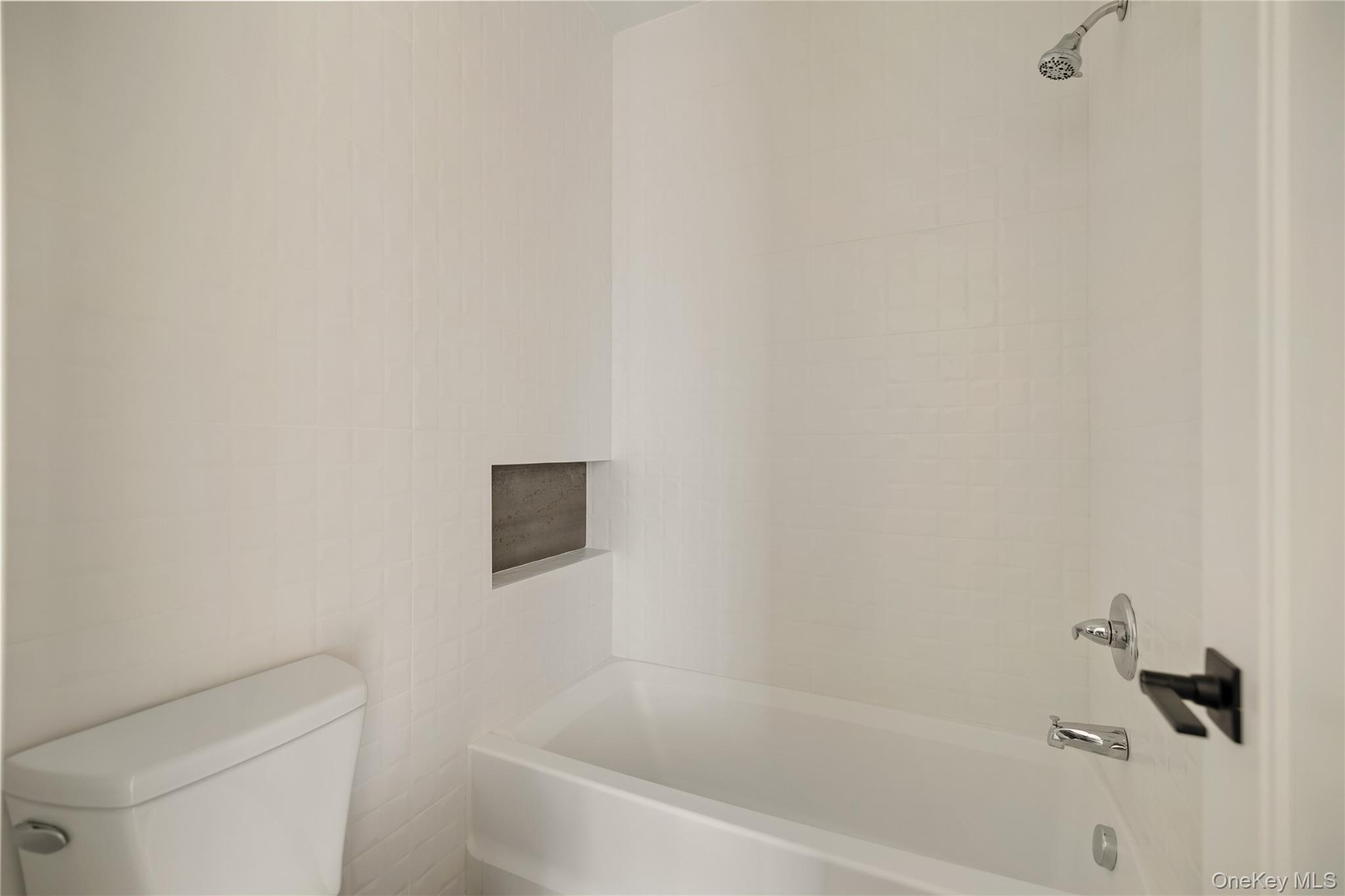 5 Valley Way 320 Out of NYC Spring Valley, NY 10977