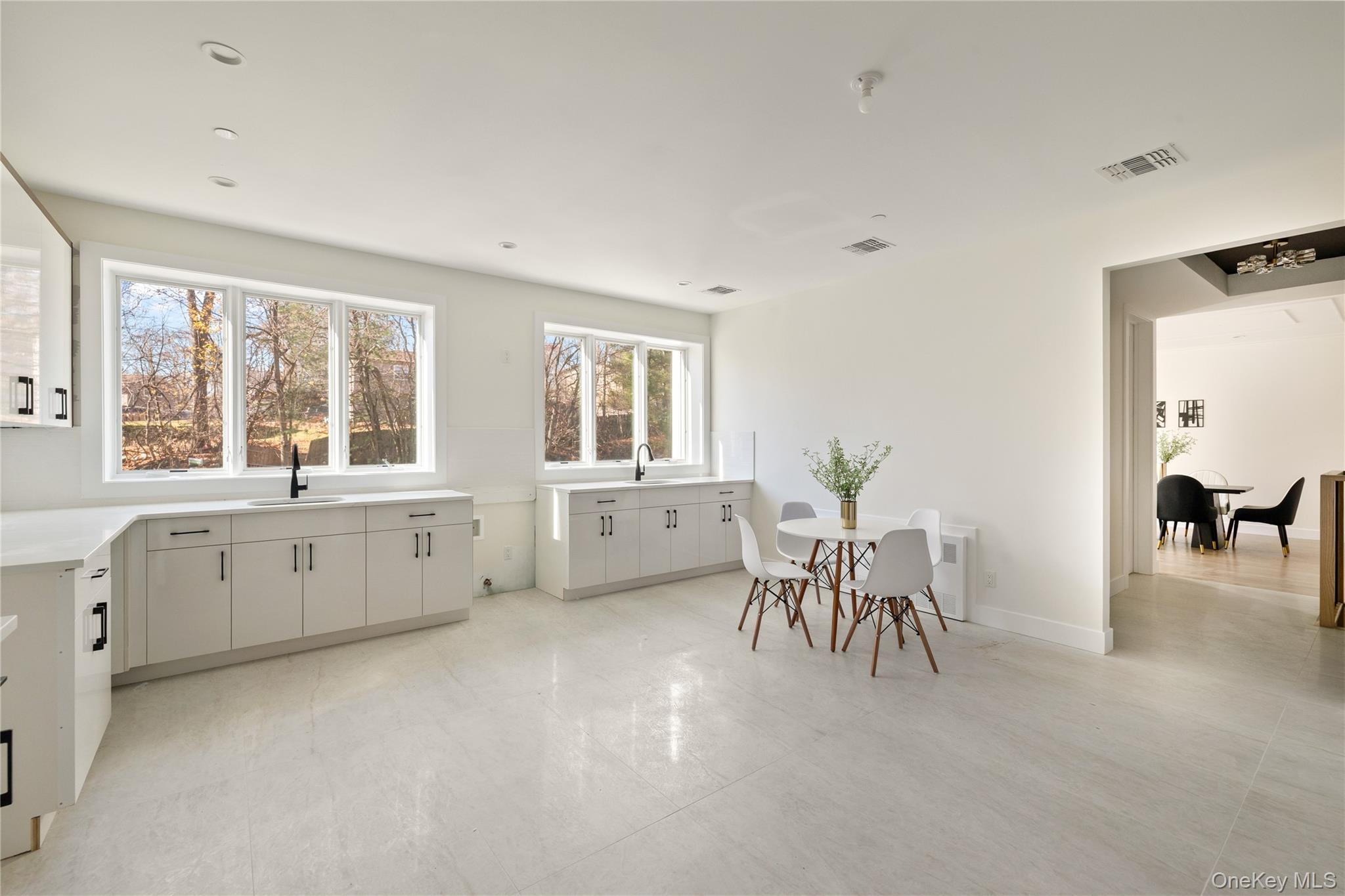 5 Valley Way 320 Out of NYC Spring Valley, NY 10977