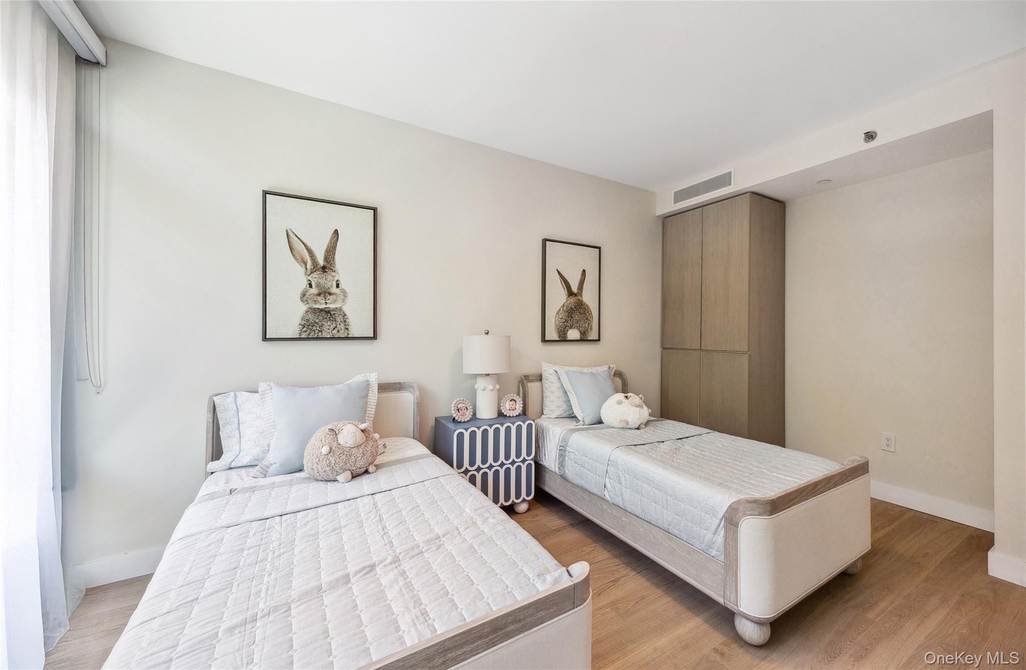 38-20 Parsons Boulevard 606 Flushing Flushing, NY 11354