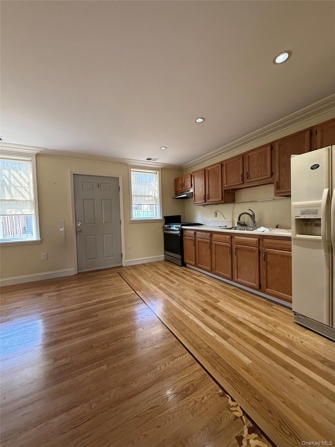 406 Hinsdale Street Brooklyn, NY 11207