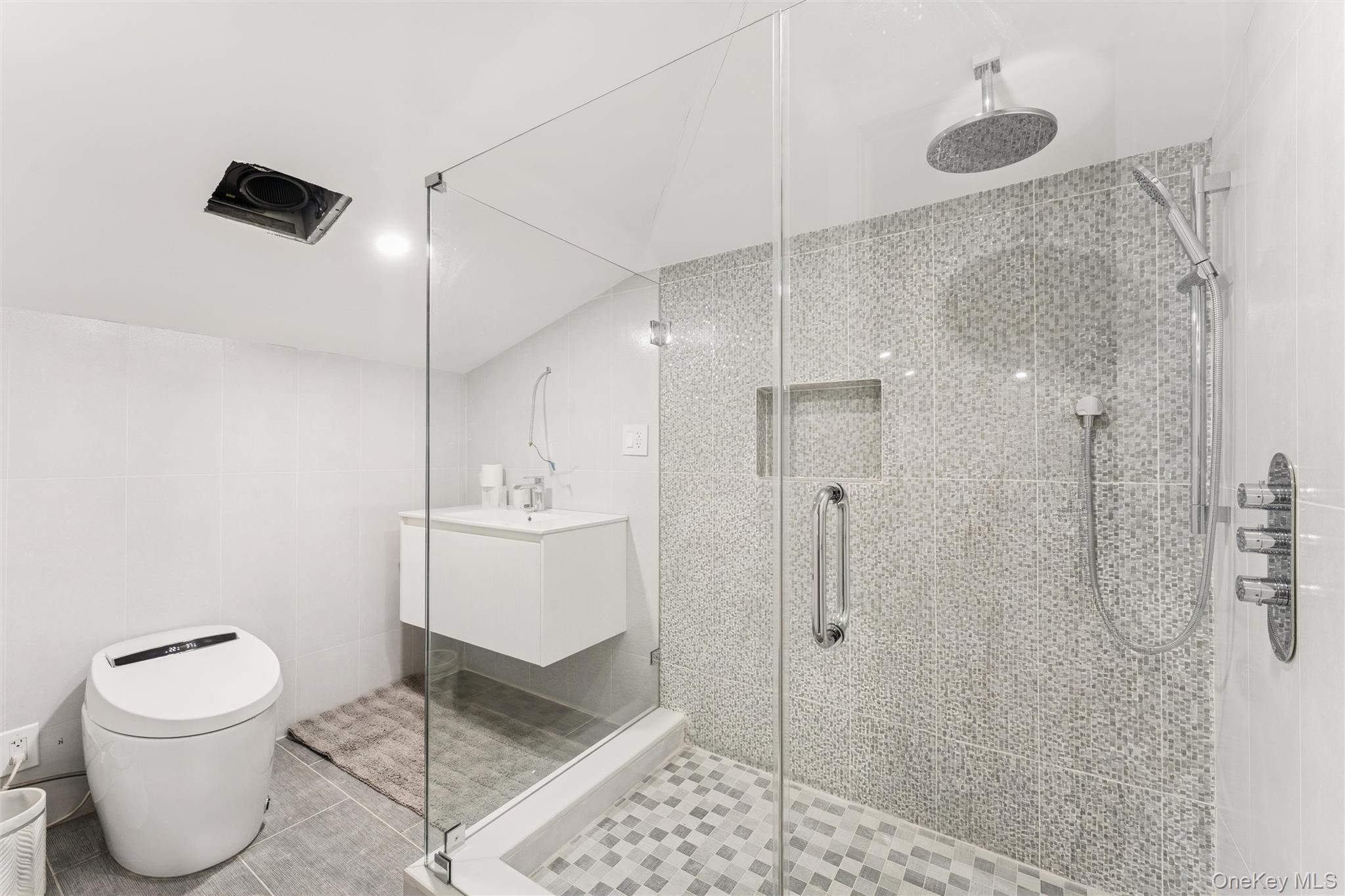 81-05 139th Street Briarwood Briarwood, NY 11435