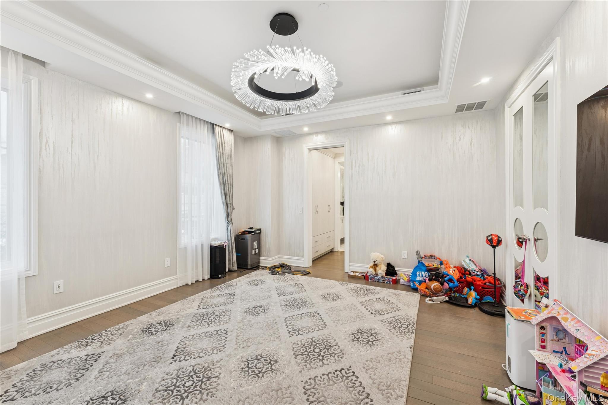 81-05 139th Street Briarwood Briarwood, NY 11435