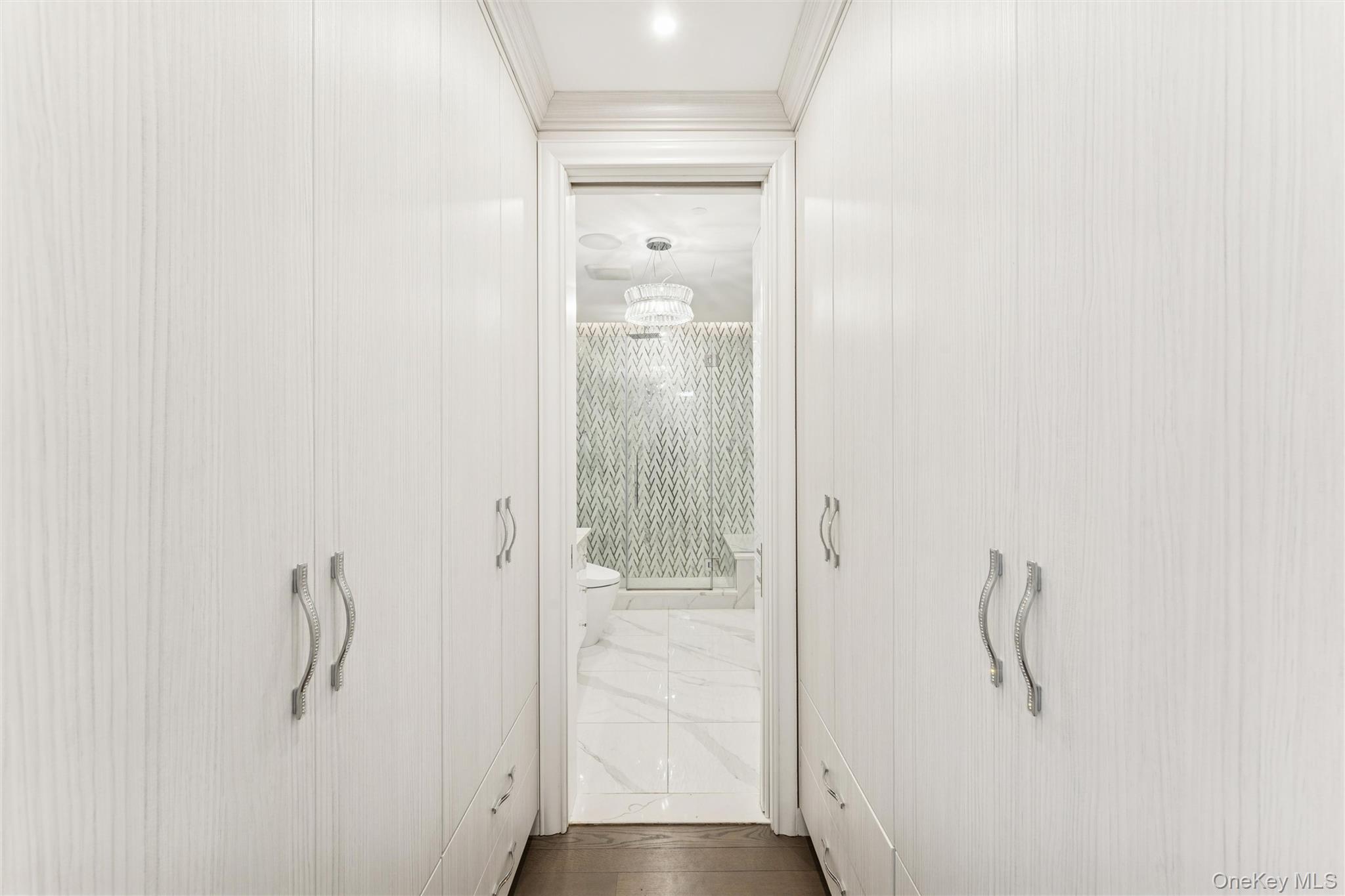 81-05 139th Street Briarwood Briarwood, NY 11435