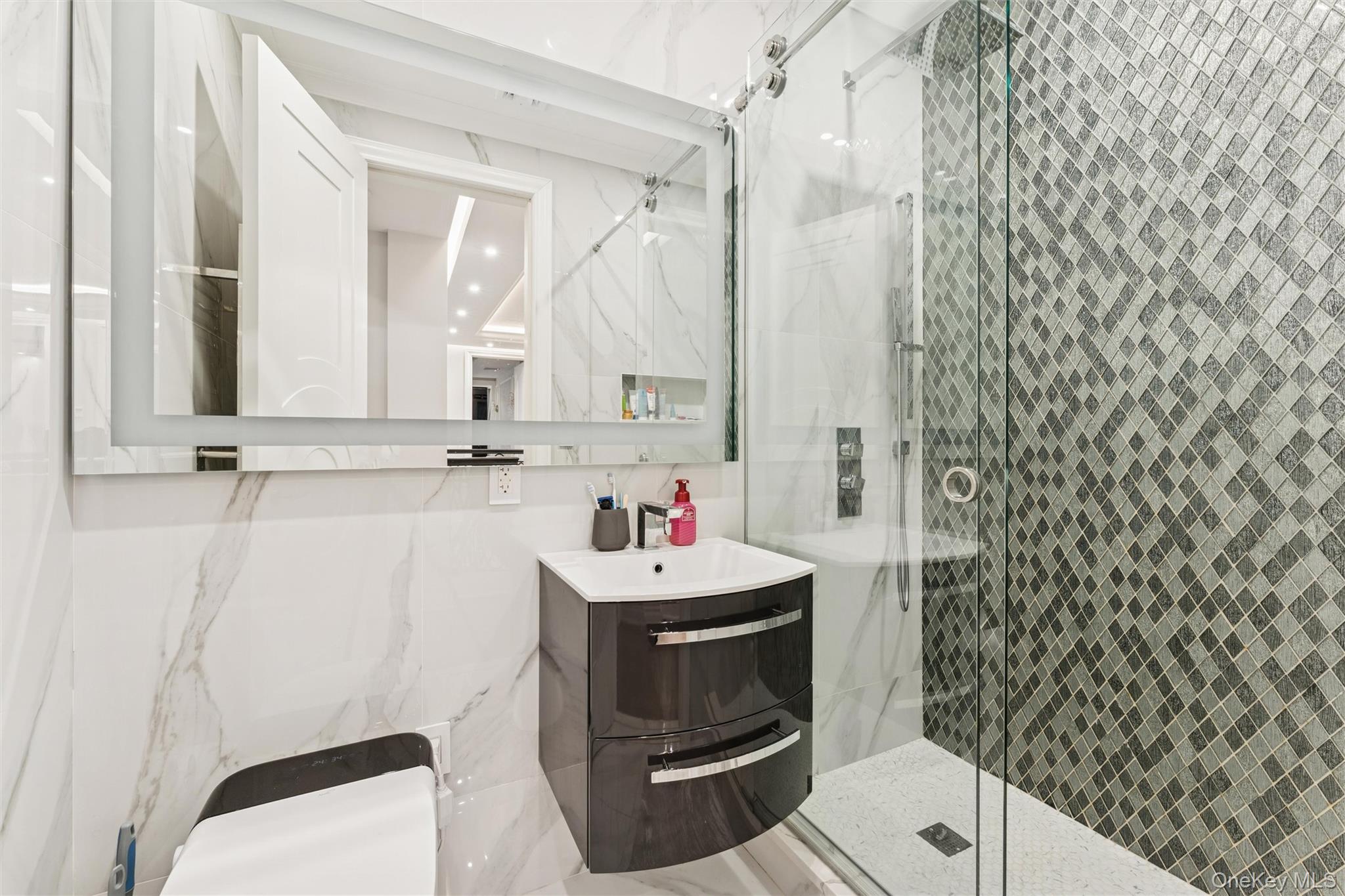 81-05 139th Street Briarwood Briarwood, NY 11435