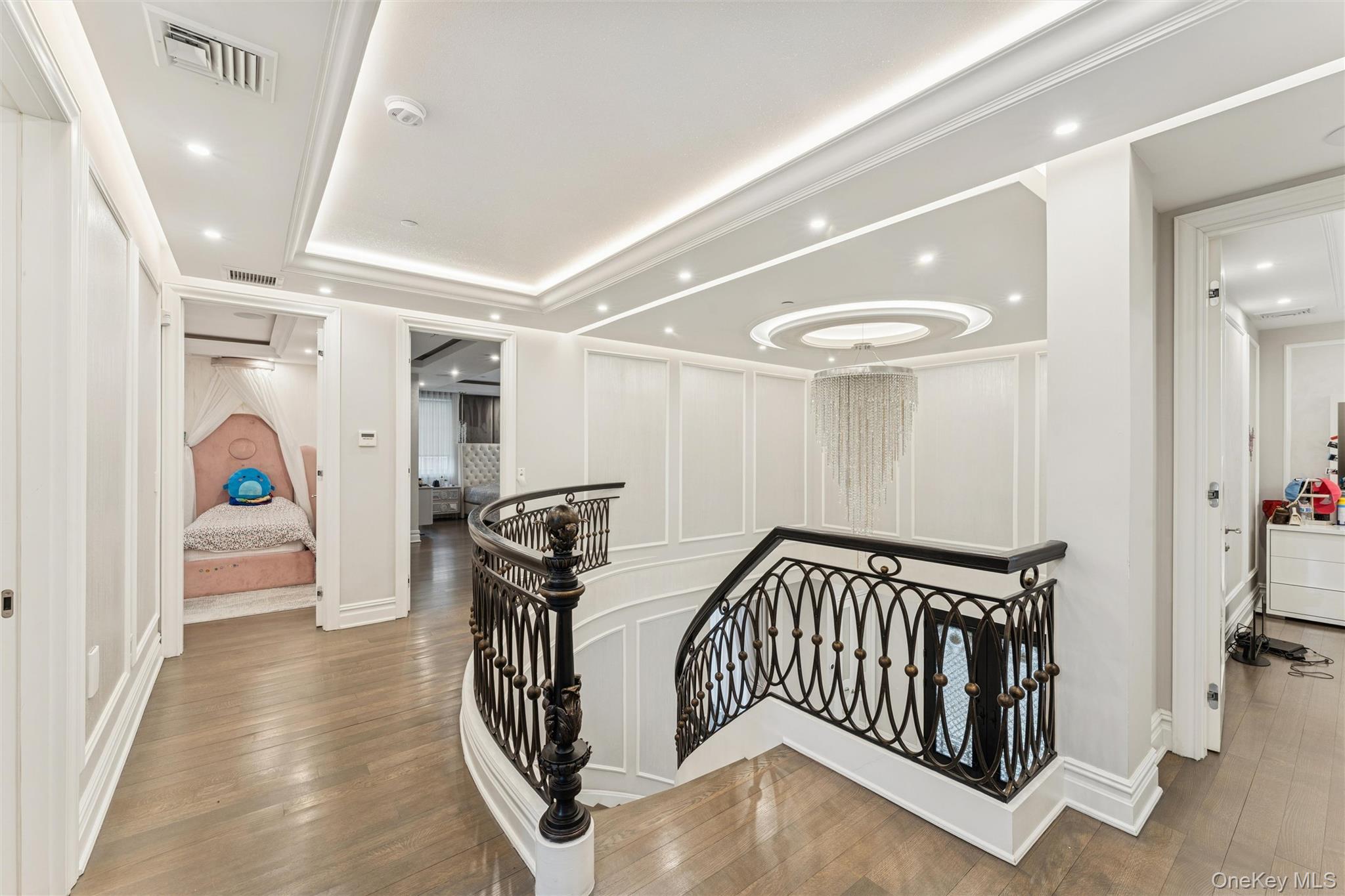 81-05 139th Street Briarwood Briarwood, NY 11435