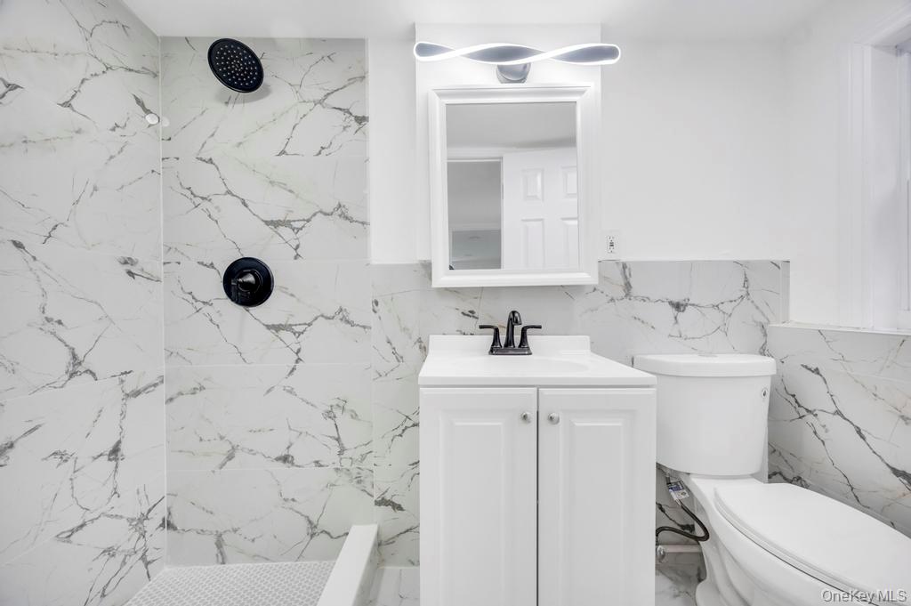 33 Eastfield Lane Melville Melville, NY 11747