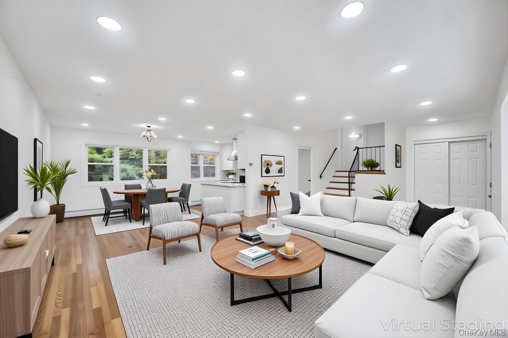 33 Eastfield Lane Melville Melville, NY 11747