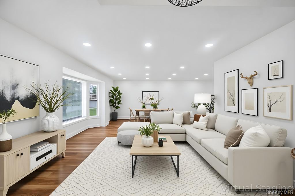 33 Eastfield Lane Melville Melville, NY 11747