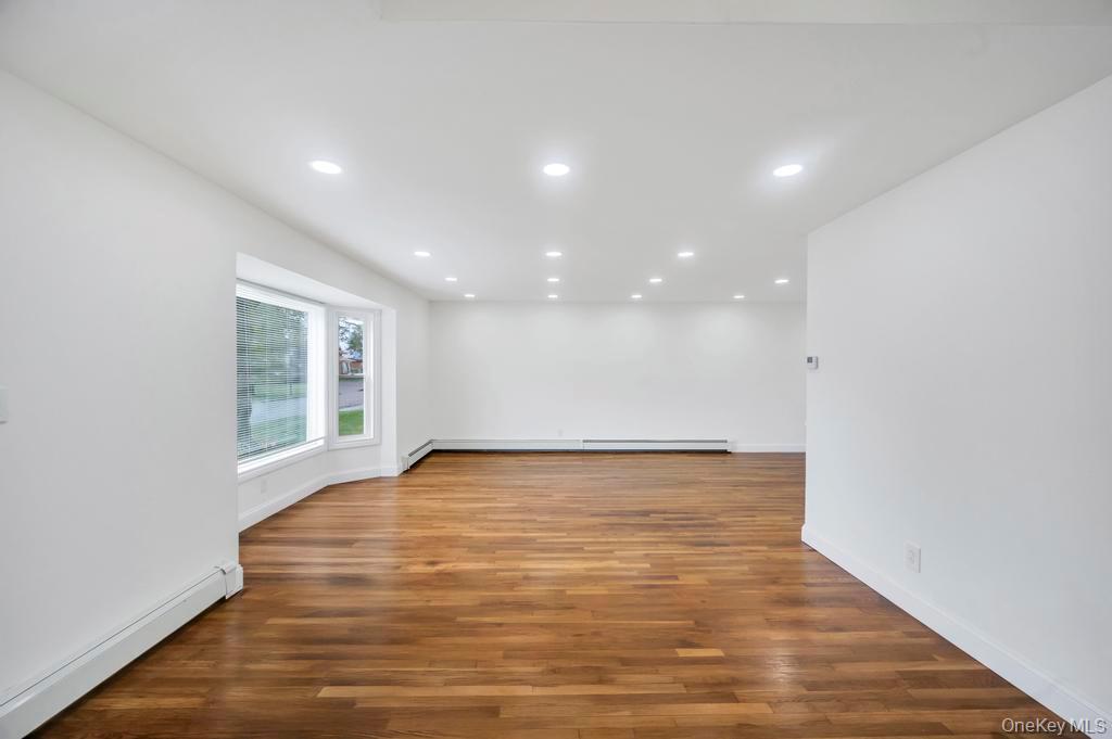 33 Eastfield Lane Melville Melville, NY 11747