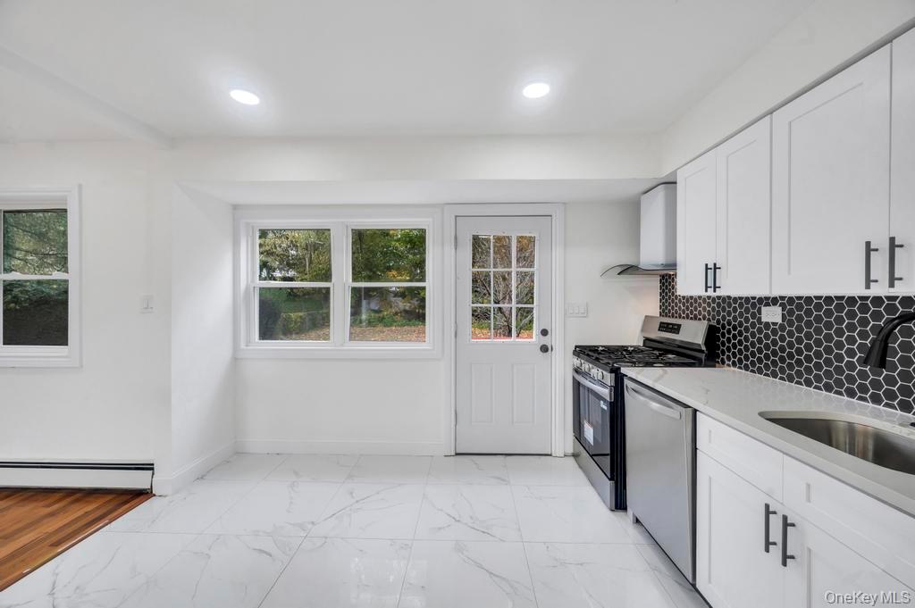 33 Eastfield Lane Melville Melville, NY 11747