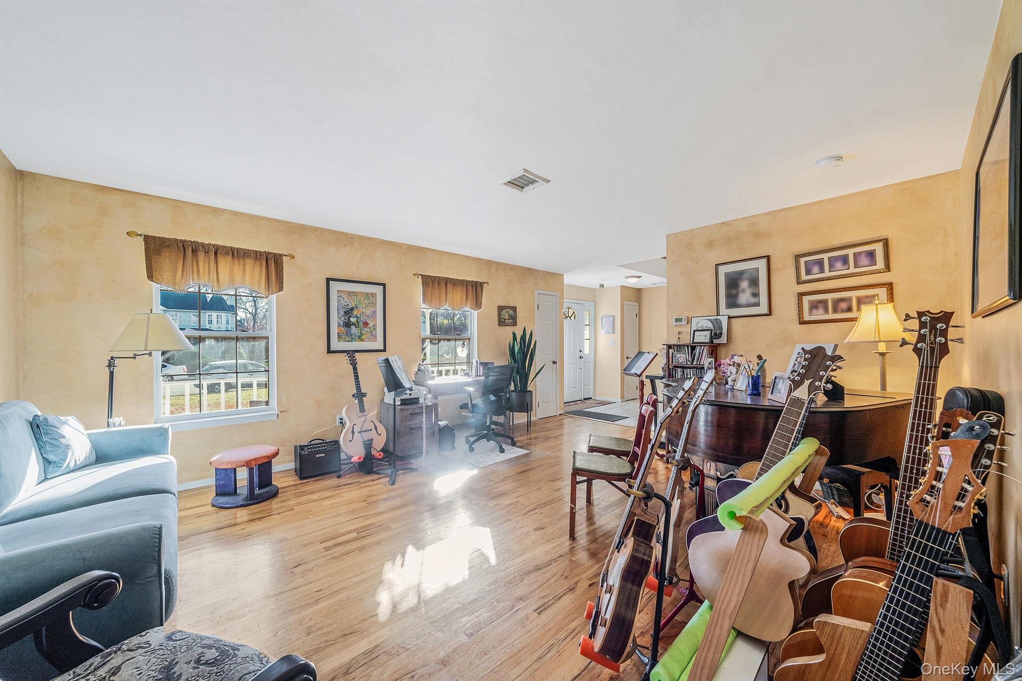 9 Minto Court Centereach Centereach, NY 11720