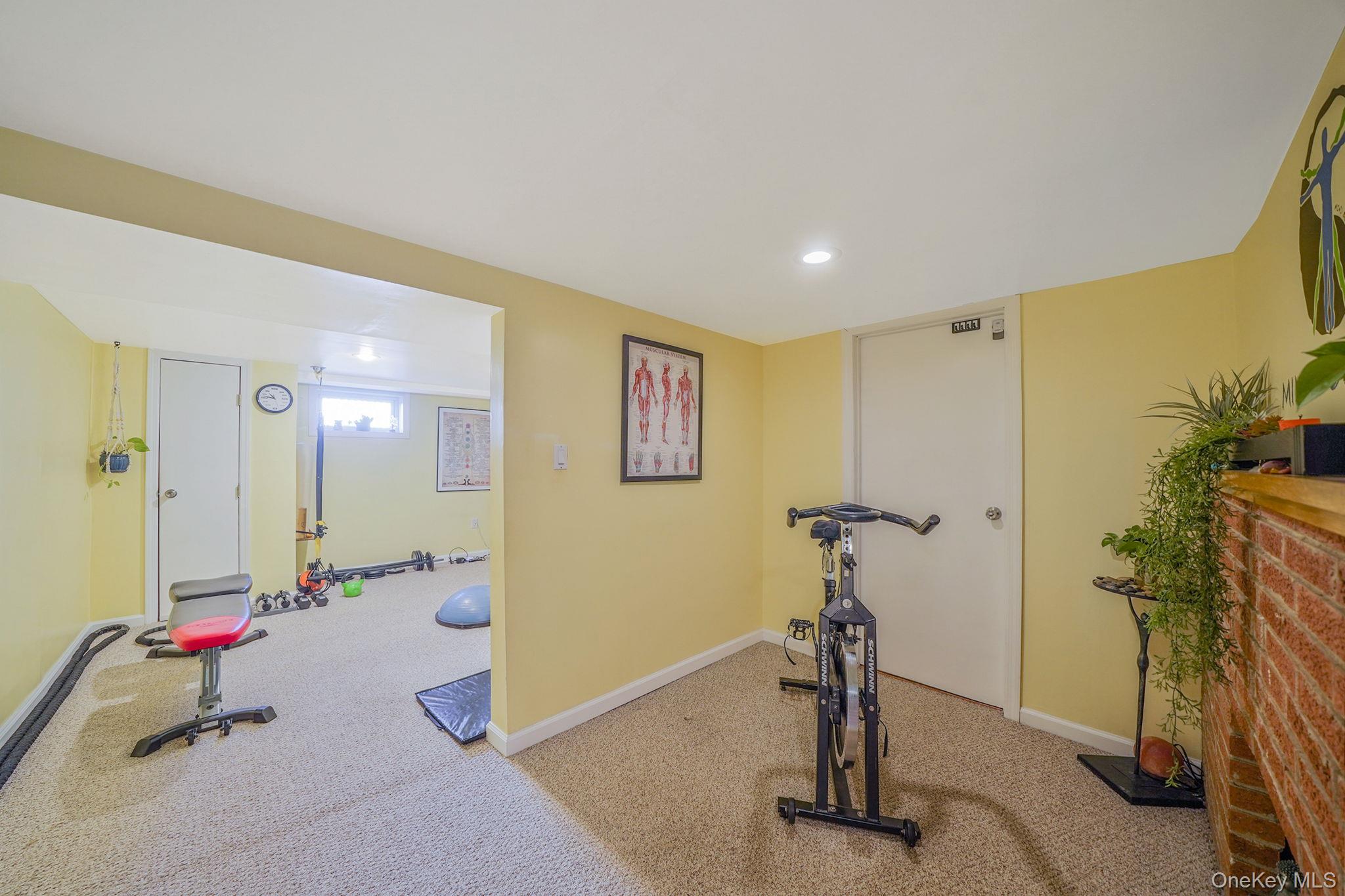 15 Penn Drive Smithtown Smithtown, NY 11787