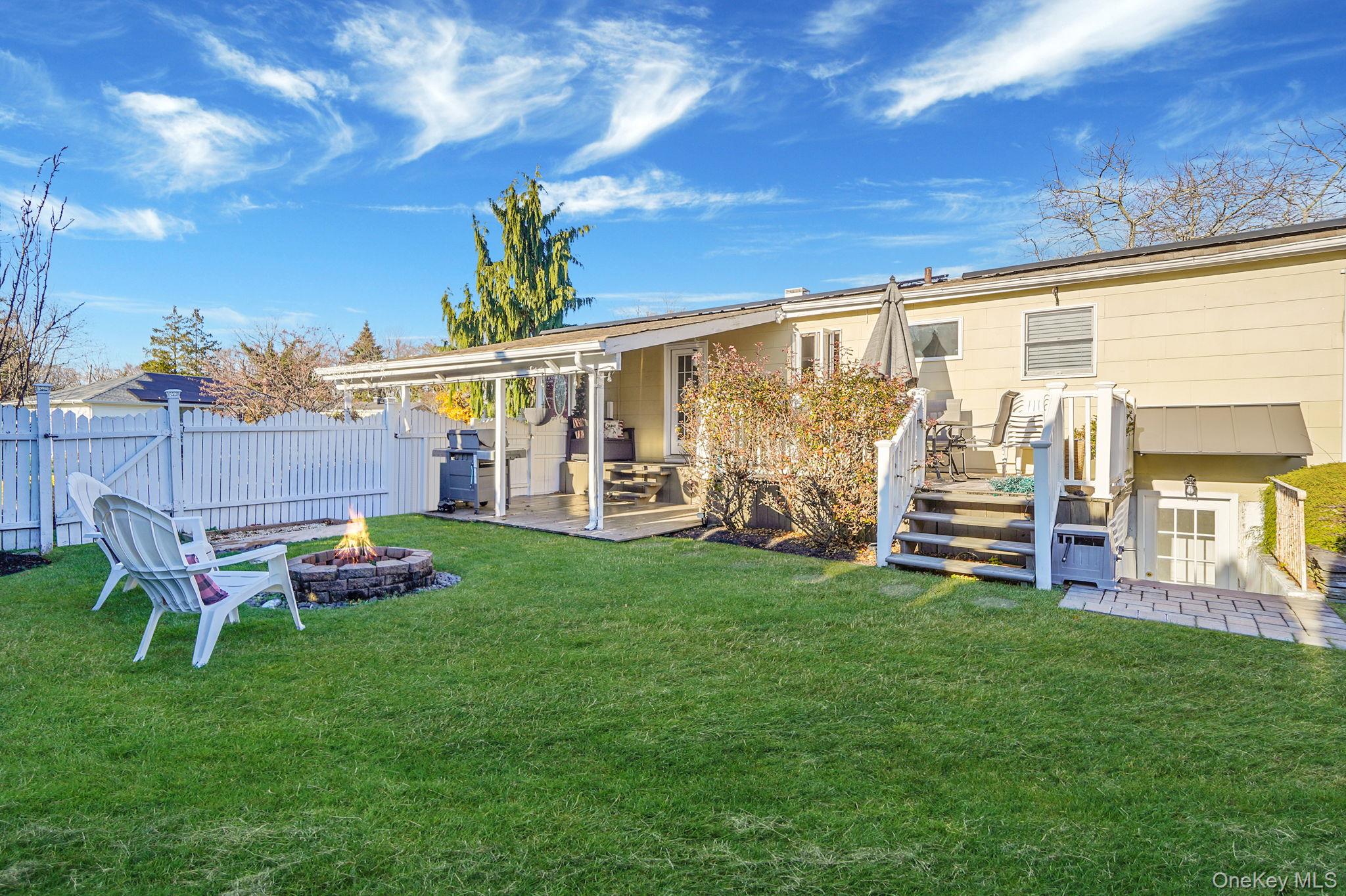 15 Penn Drive Smithtown Smithtown, NY 11787