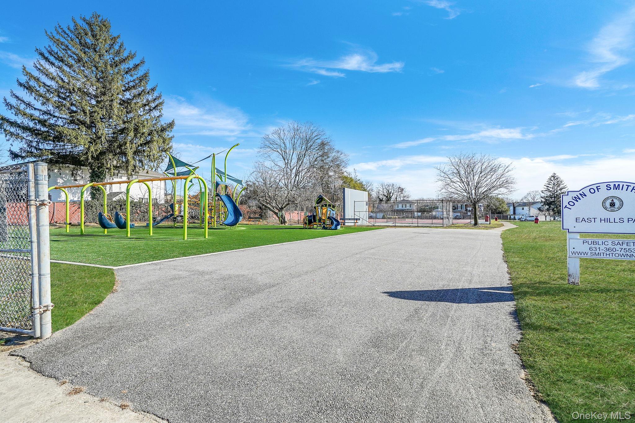 15 Penn Drive Smithtown Smithtown, NY 11787