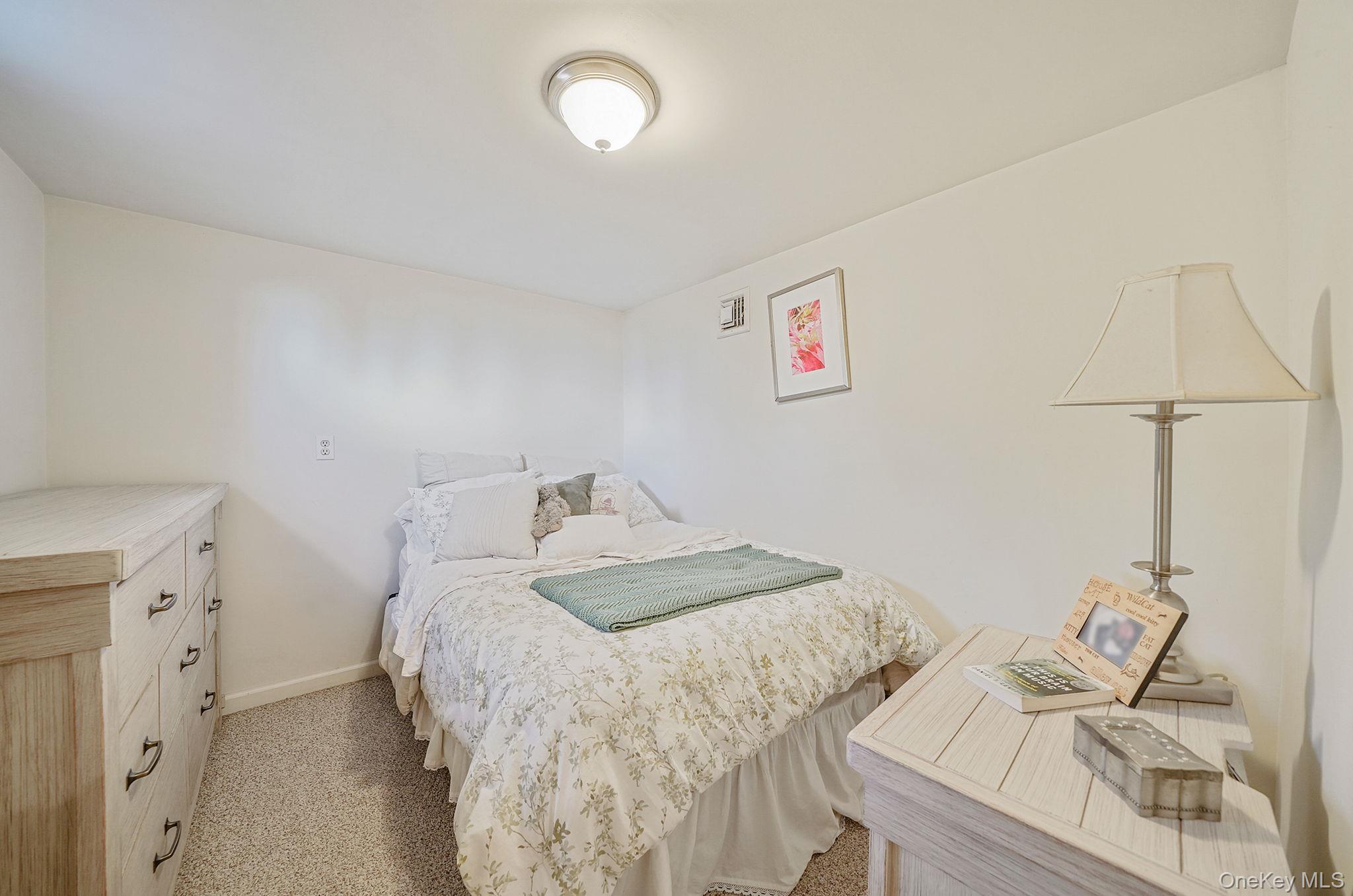 15 Penn Drive Smithtown Smithtown, NY 11787