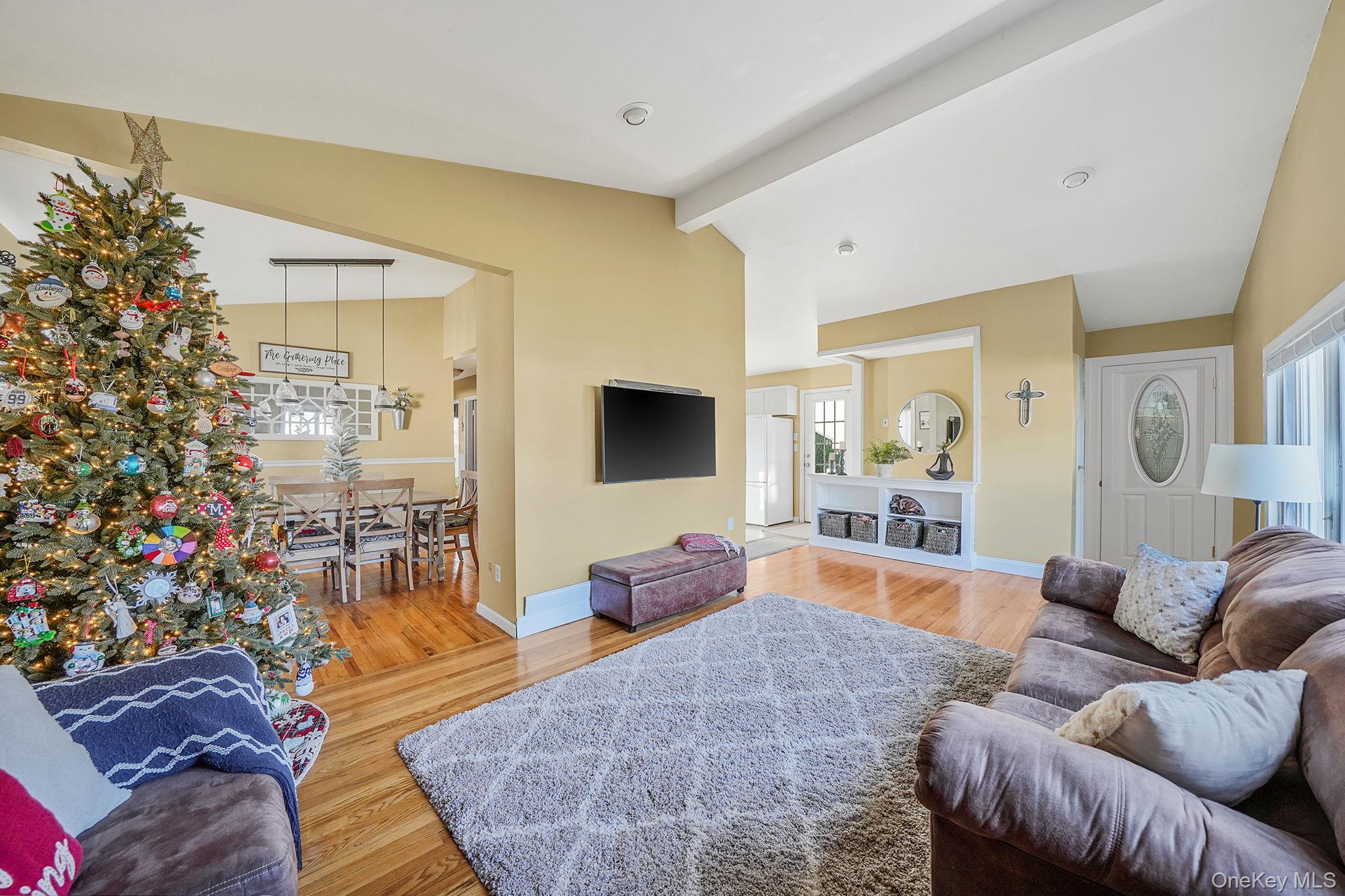 15 Penn Drive Smithtown Smithtown, NY 11787