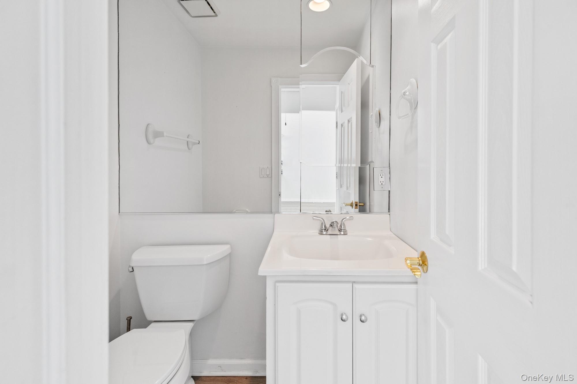 220 Montauk Highway 22 Eastport Eastport, NY 11972