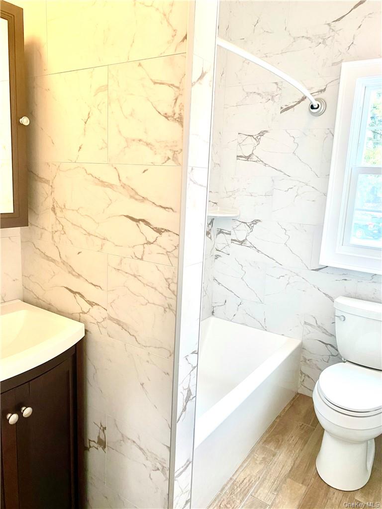 26 Courtland Street 2-R Out of NYC Middletown, NY 10940