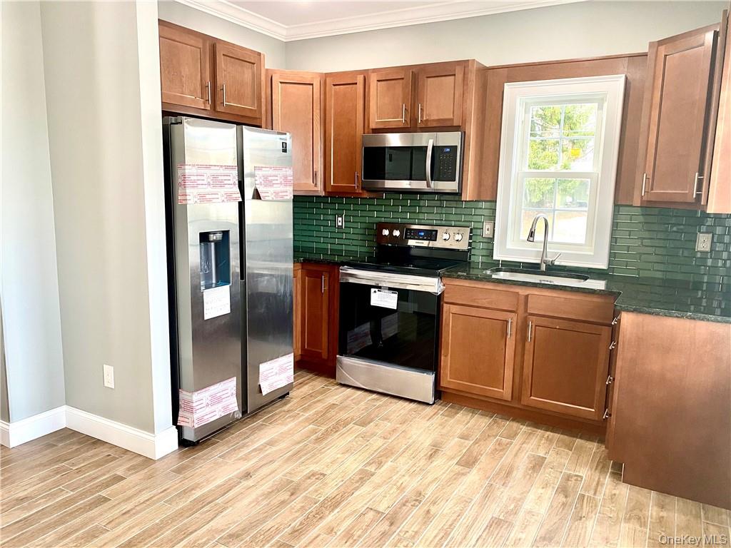 26 Courtland Street 2-R Out of NYC Middletown, NY 10940