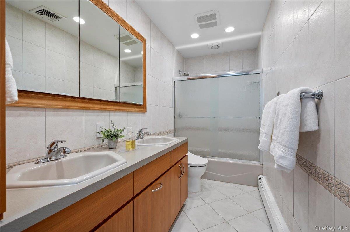 59 Hazelwood Drive Jericho Jericho, NY 11753