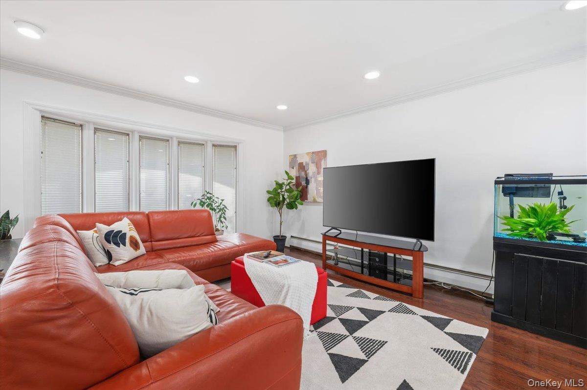 59 Hazelwood Drive Jericho Jericho, NY 11753