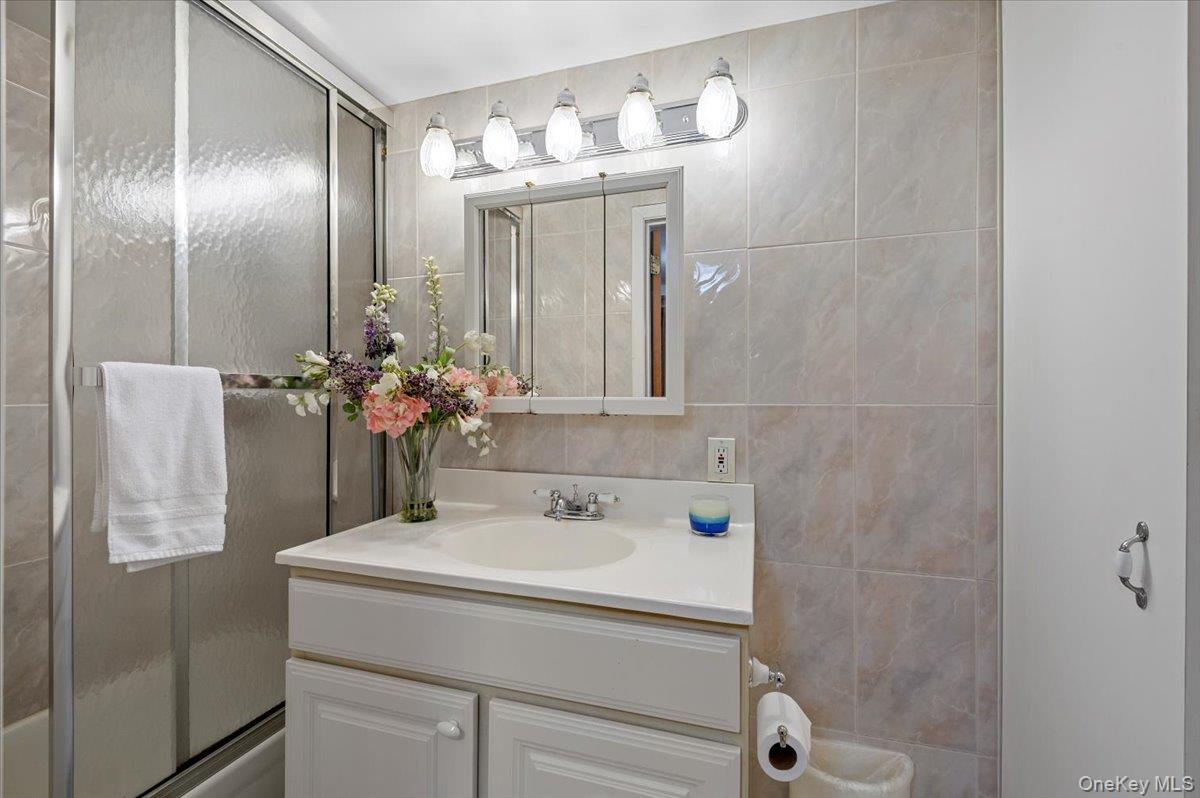 59 Hazelwood Drive Jericho Jericho, NY 11753