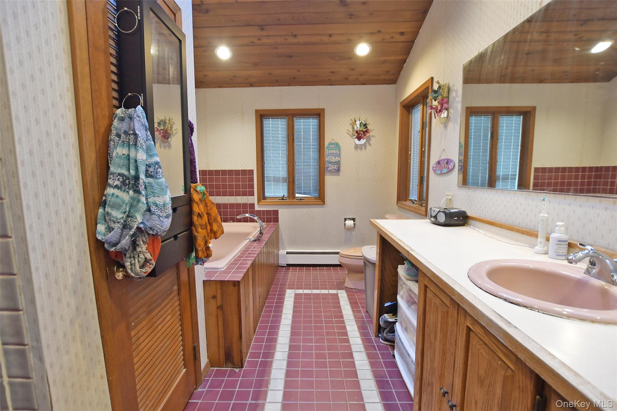 7 Maple Road Middle Island Middle Island, NY 11953