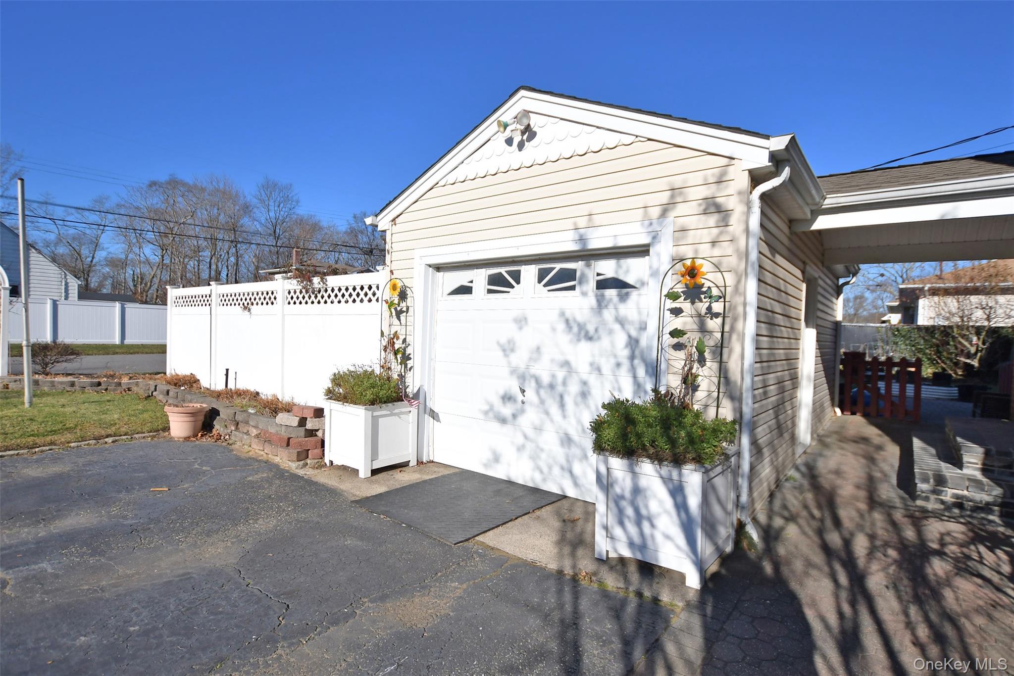 7 Maple Road Middle Island Middle Island, NY 11953