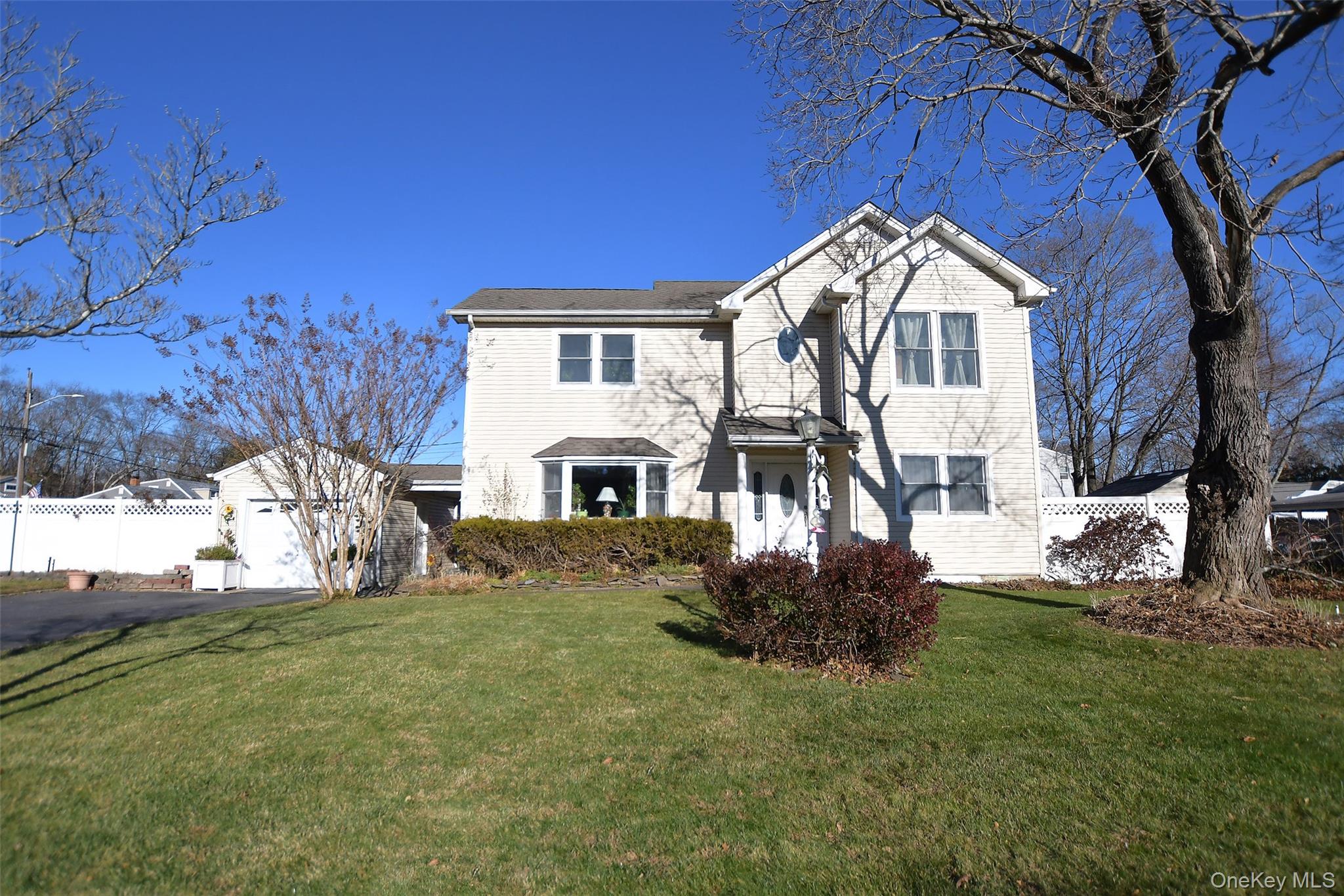 7 Maple Road Middle Island Middle Island, NY 11953