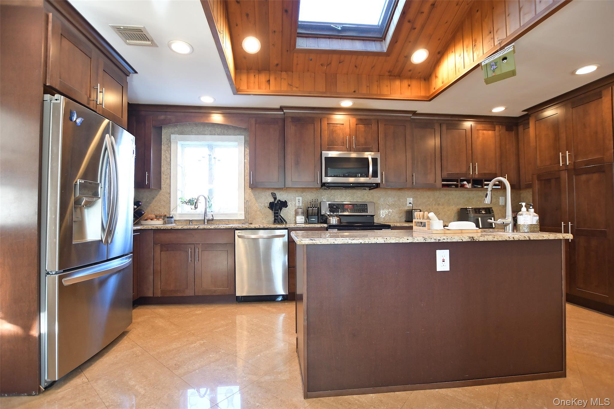 7 Maple Road Middle Island Middle Island, NY 11953