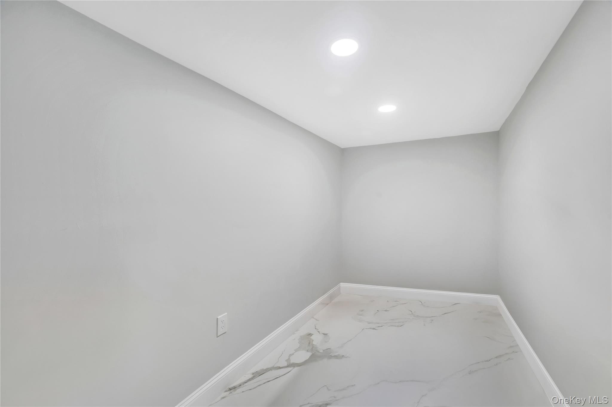 424 S Broadway Hicksville Hicksville, NY 11801