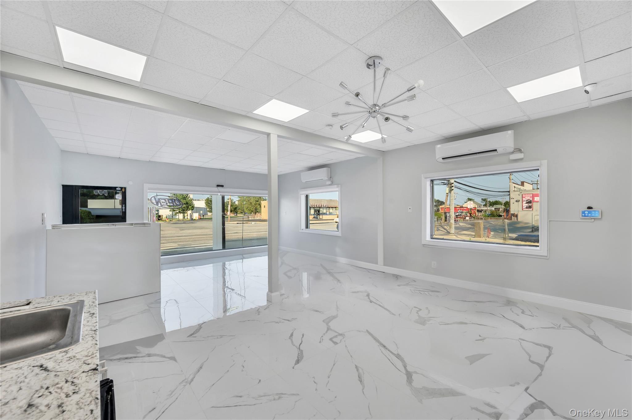 424 S Broadway Hicksville Hicksville, NY 11801