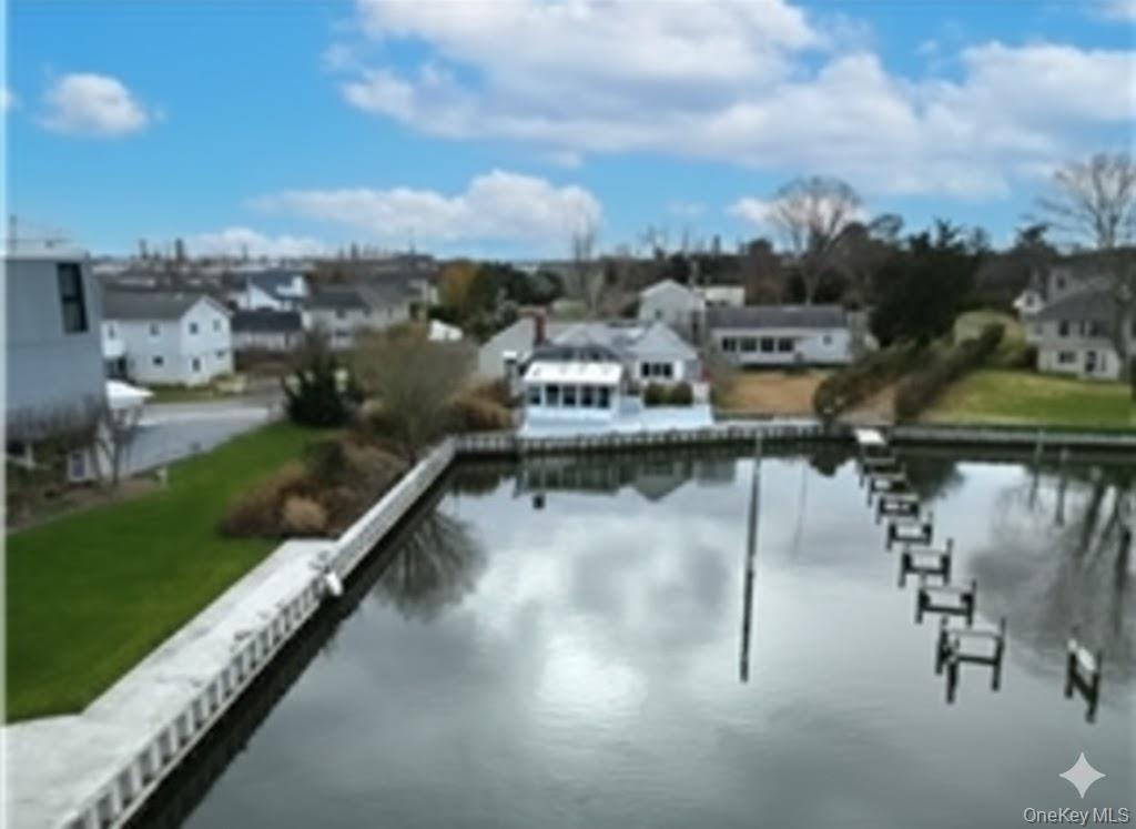 65 Little Pine Lane East Quogue East Quogue, NY 11942