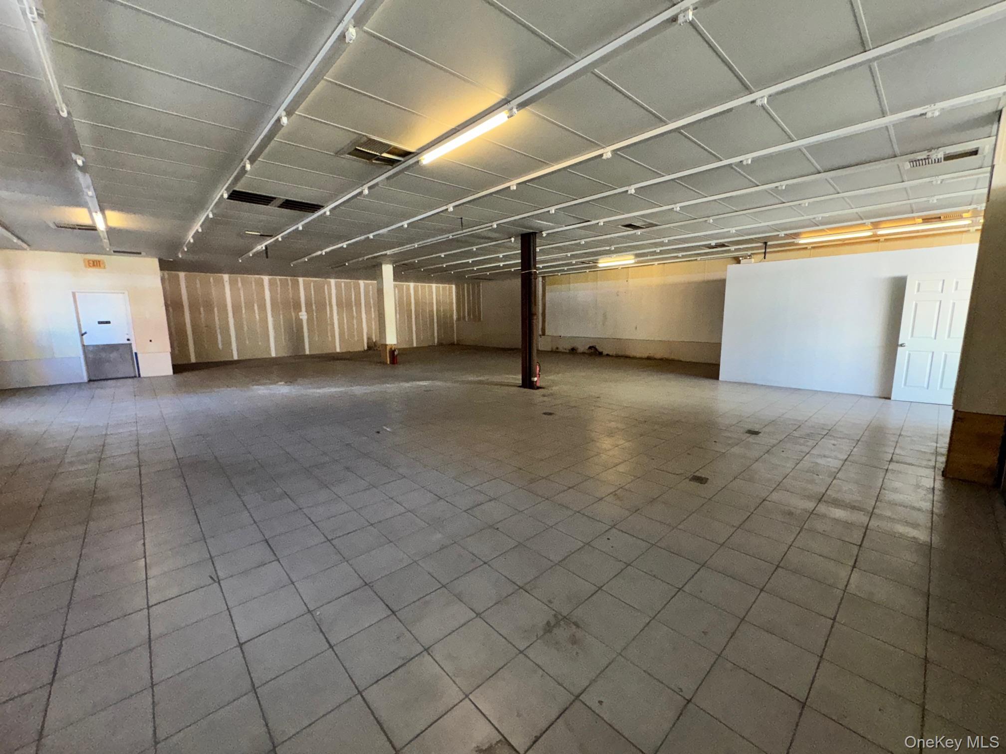 6918 Myrtle Avenue Ridgewood Ridgewood, NY 11385