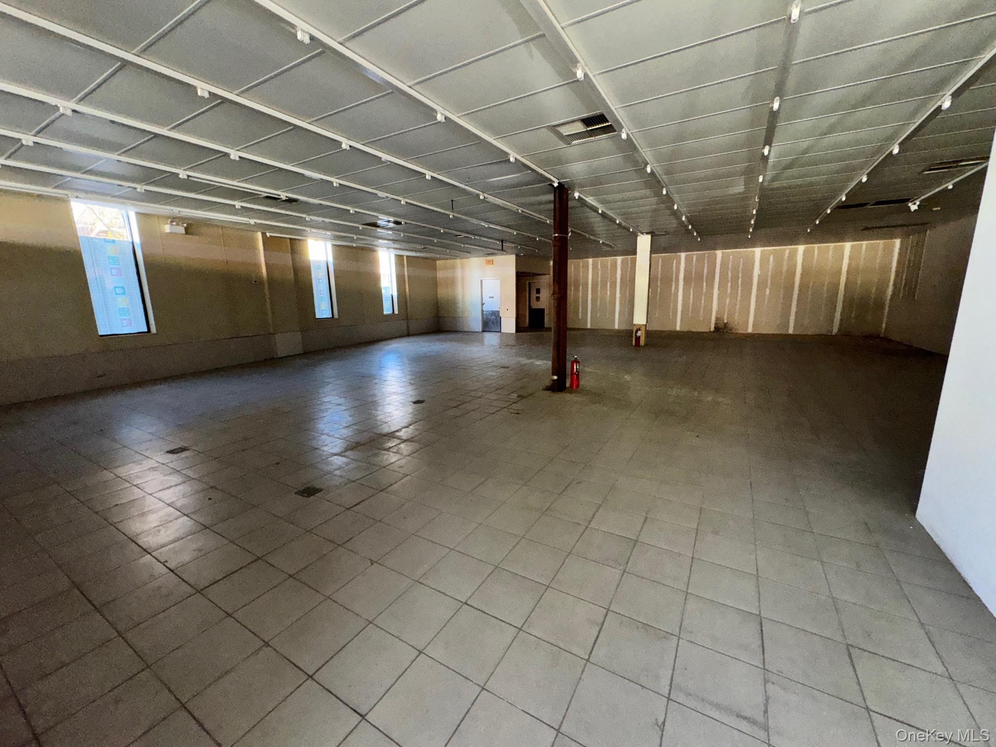 6918 Myrtle Avenue Ridgewood Ridgewood, NY 11385