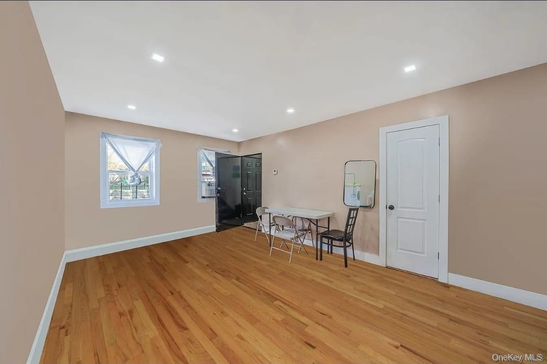 20202 109th Avenue Saint Albans Saint Albans, NY 11412