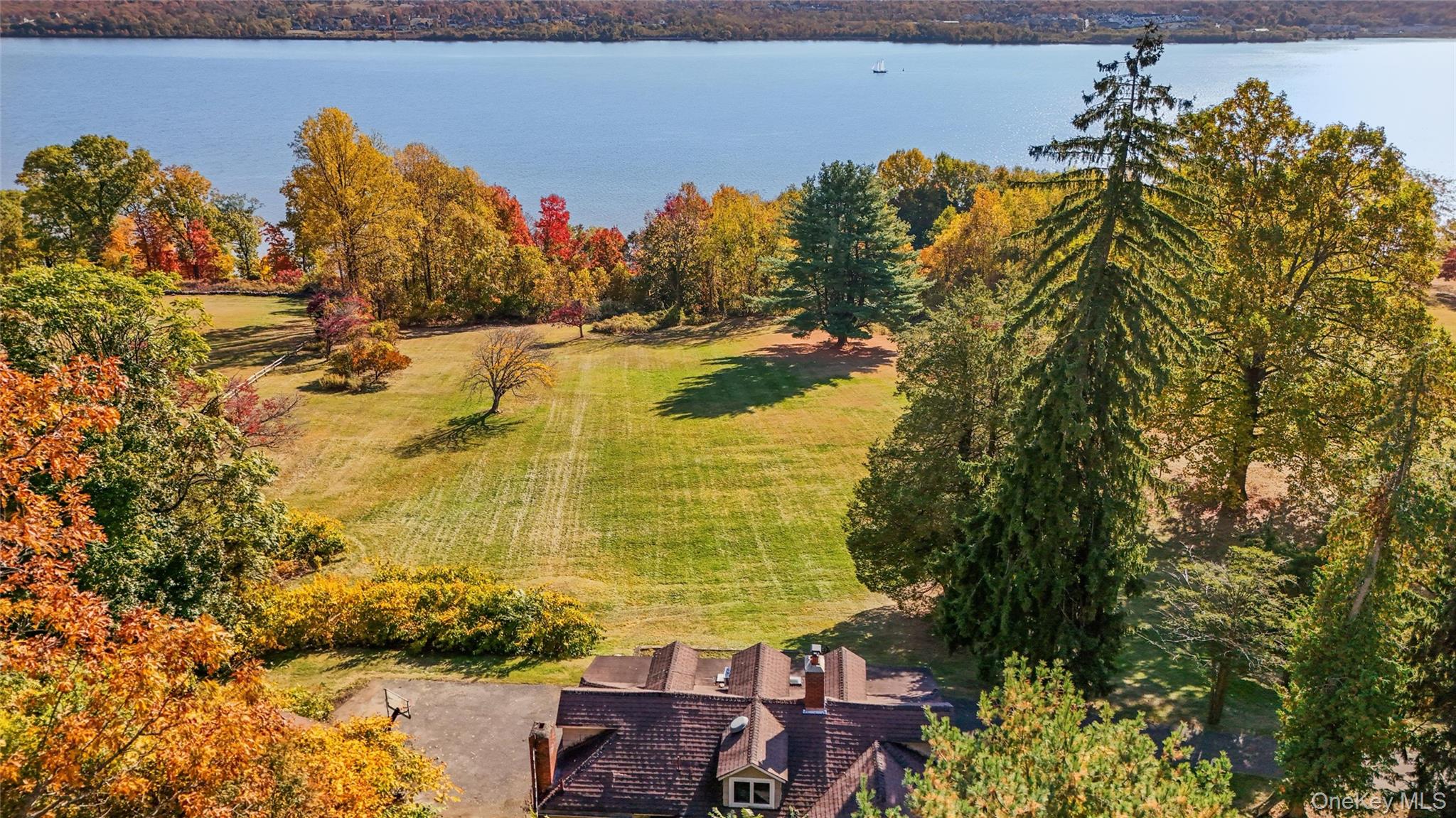 602 River Road Out of NYC Newburgh, NY 12550