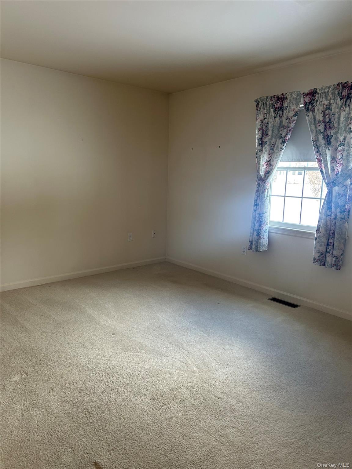 2 Scism Circle Out of NYC Red Hook, NY 12571