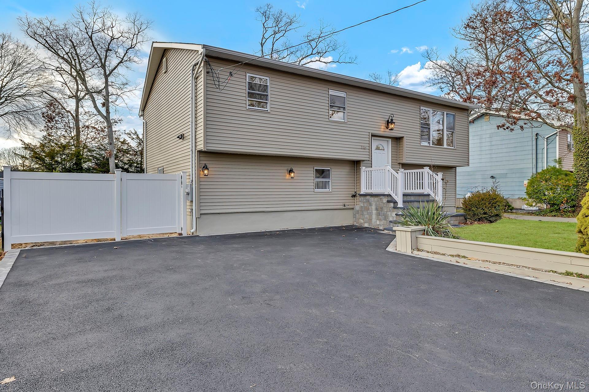 116 Phyllis Drive Patchogue Patchogue, NY 11772