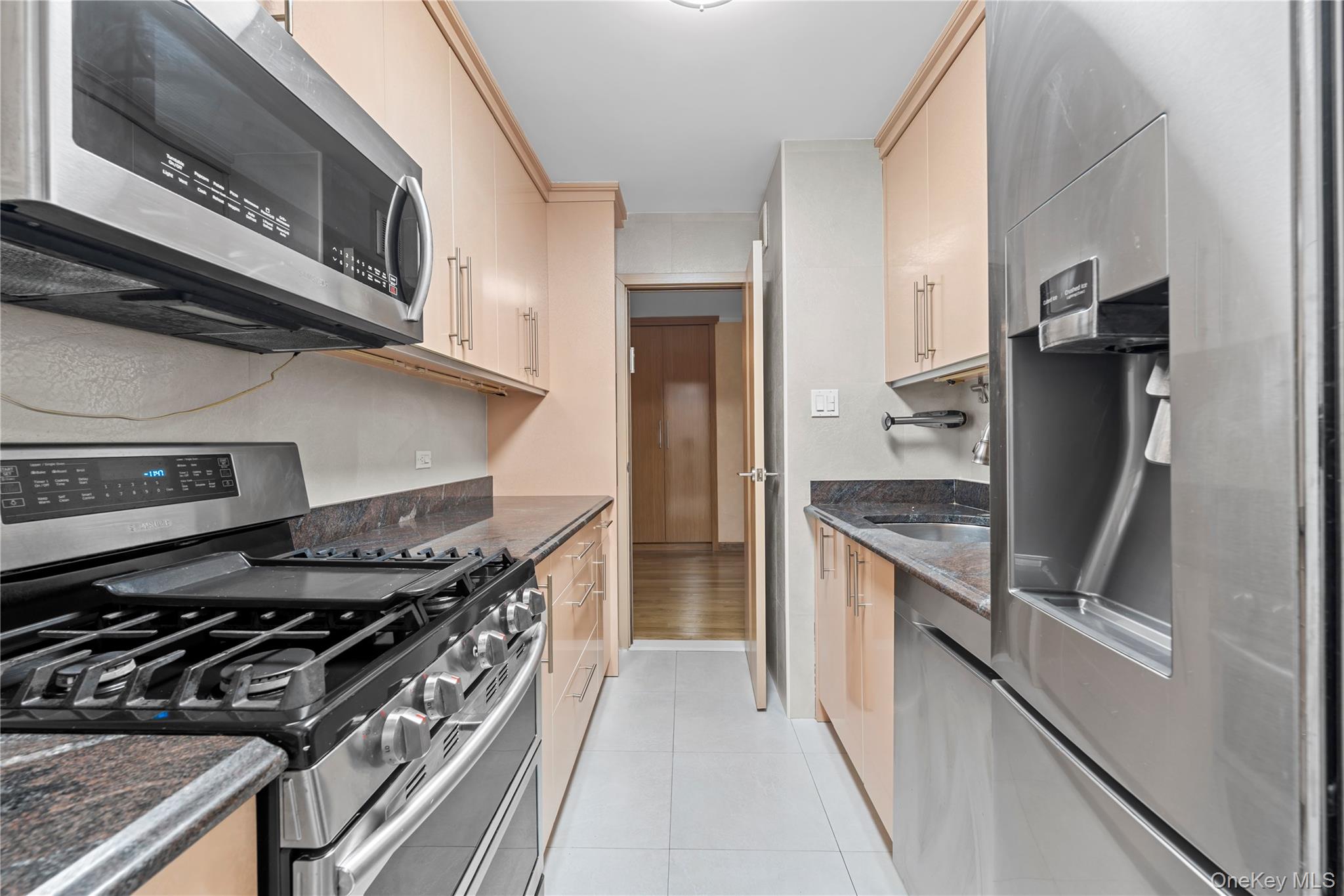 102-10 66th Road 3-B Forest Hills Forest Hills, NY 11375