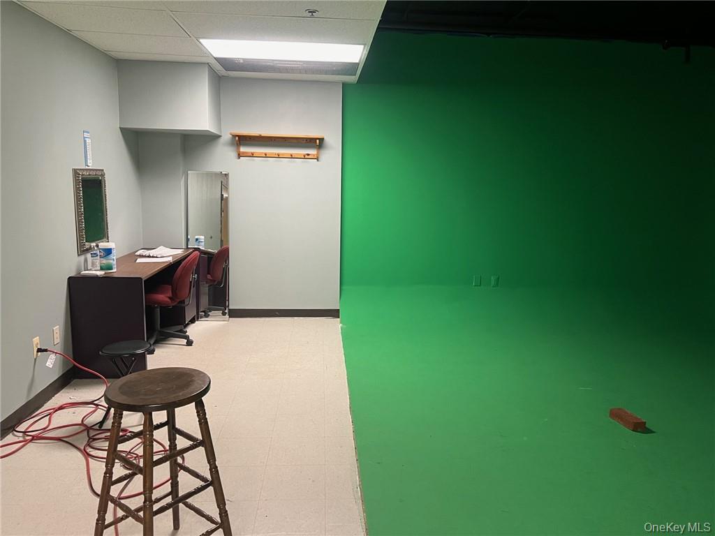 90 North Street 204 Out of NYC Middletown, NY 10940