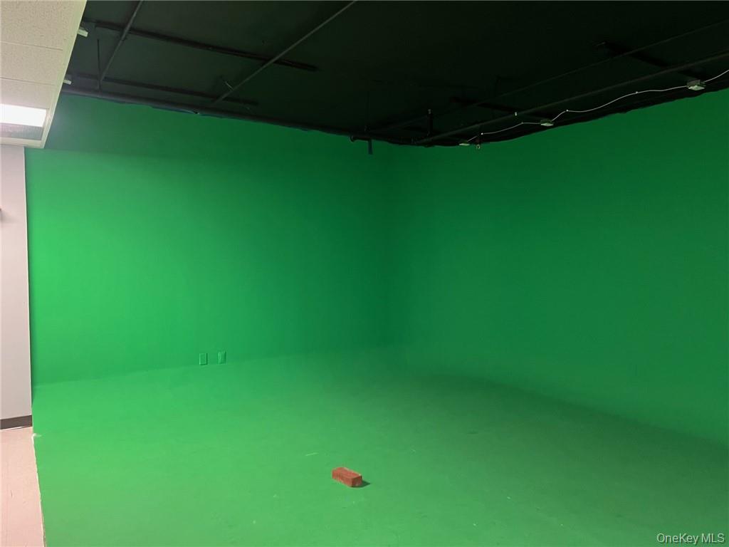 90 North Street 204 Out of NYC Middletown, NY 10940