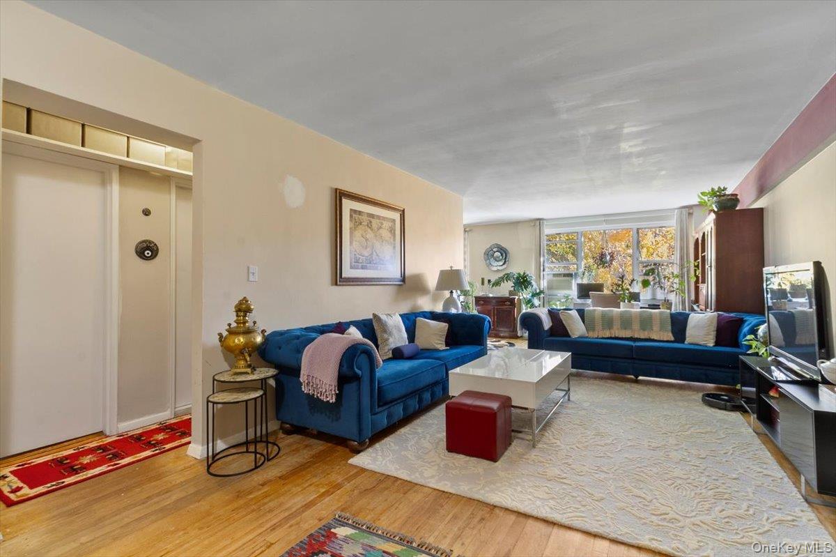 279 N Broadway 6-C Yonkers Yonkers, NY 10701