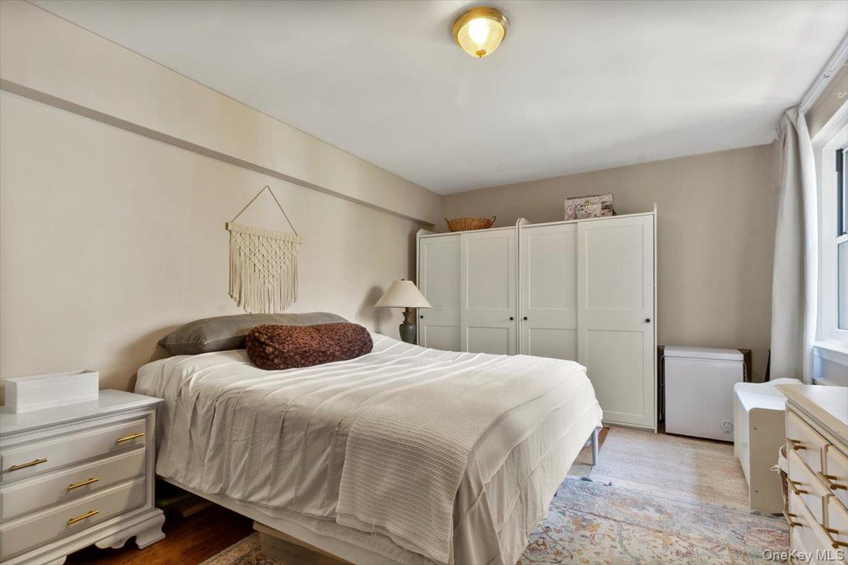 279 N Broadway 6-C Yonkers Yonkers, NY 10701