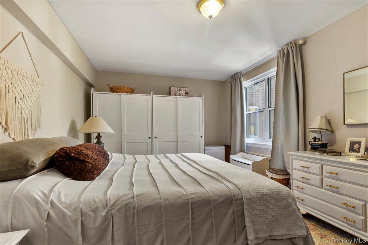 279 N Broadway 6-C Yonkers Yonkers, NY 10701