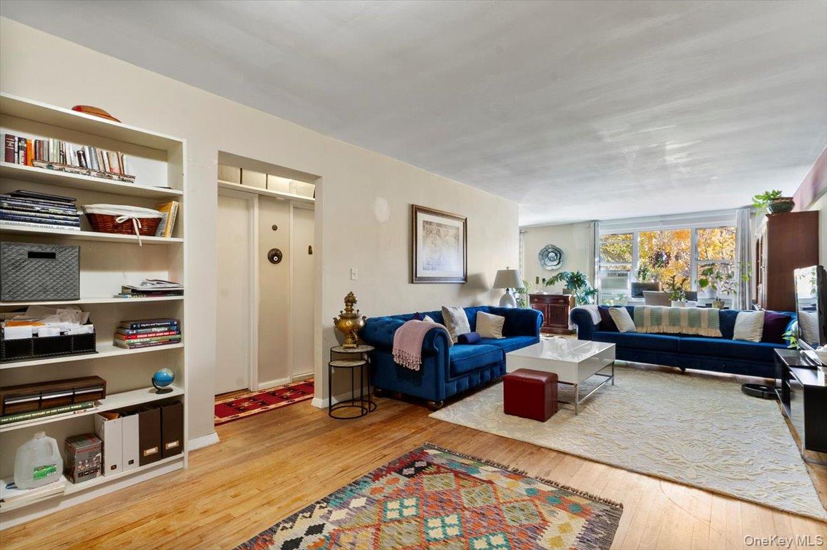 279 N Broadway 6-C Yonkers Yonkers, NY 10701