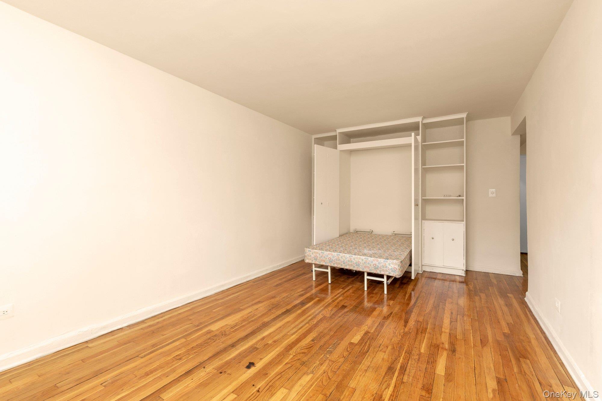 31-85 Crescent Street 2 Astoria Astoria, NY 11106